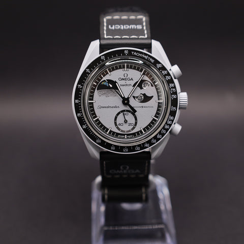 Swatch x Omega Moonswatch Mission To Earthphase SO33M700