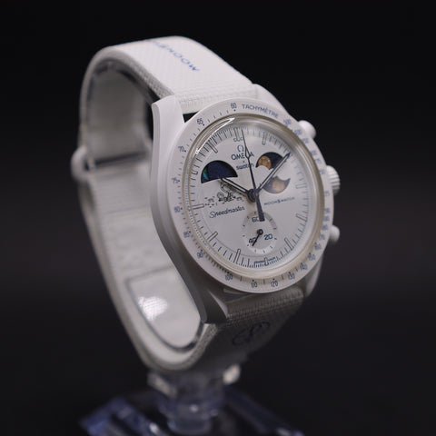 Swatch x Omega Moonswatch Mission to the EARTHPHASE Moonshine Gold SO33W701L