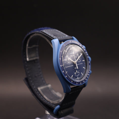 OMEGA x Swatch MoonSwatch Mission to Neptune Straußenleder SO33N100C