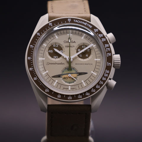 OMEGA x Swatch MoonSwatch Mission to Saturn Straußenleder SO33T100C