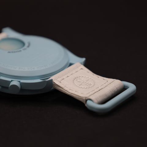 OMEGA x Swatch MoonSwatch Mission to Uranus Straußenleder SO33L100C
