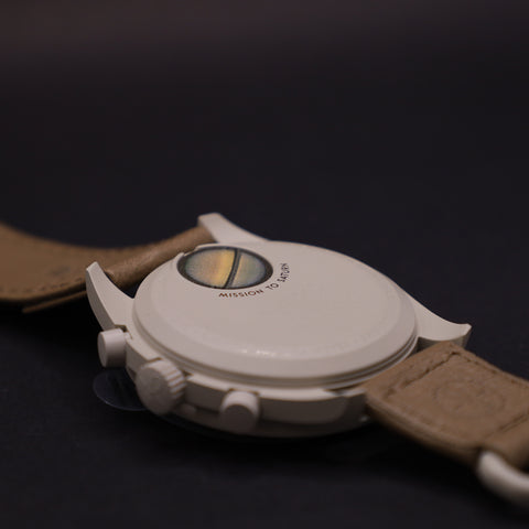 OMEGA x Swatch MoonSwatch Mission to Saturn Straußenleder SO33T100C