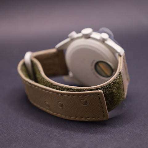 OMEGA x Swatch MoonSwatch Mission to Saturn Straußenleder SO33T100C