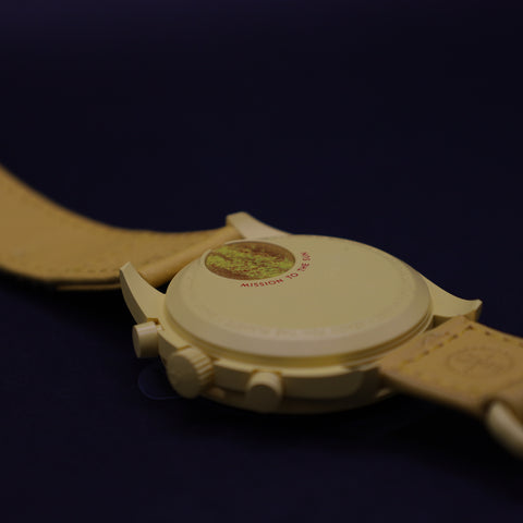 OMEGA x Swatch MoonSwatch Mission to the Sun Straußenleder SO33J100C