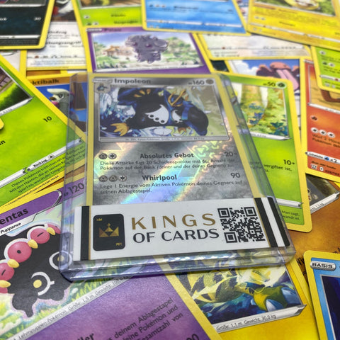 Pokemon Kartenpaket mit 50 Karten und einer Holokarte + KingsofCards Toploader Boosterfrisch Geschenkset Starterset Deutsch